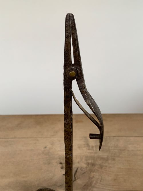 FINE AND RARE WELSH SPRUNG IRON RUSH LIGHT HOLDER - ADDITIONAL PHOTO 5