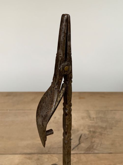 FINE AND RARE WELSH SPRUNG IRON RUSH LIGHT HOLDER - ADDITIONAL PHOTO 7