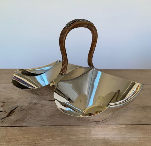 A SILVER PLATED SWEETMEAT OR BONBON DISH DESIGNED BY DR CHRISTOPHER DRESSER 18341904 AND MADE BY ROBERTS AND BELK MODEL NO 2700 - ADDITIONAL PHOTO 4