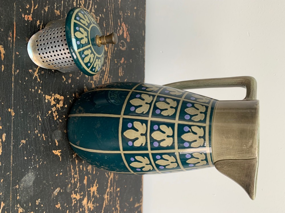 Very Fine Art Nouveau K.A.W. Waechtersbacher Coffee or Chocolate Pot Designed by Christian Neureuther, Circa 1910 View IV