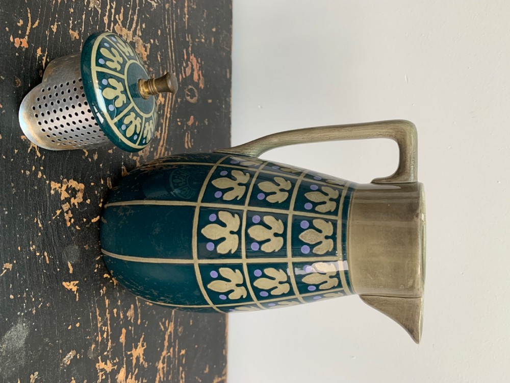 Very Fine Art Nouveau K.A.W. Waechtersbacher Coffee or Chocolate Pot Designed by Christian Neureuther, Circa 1910 View V