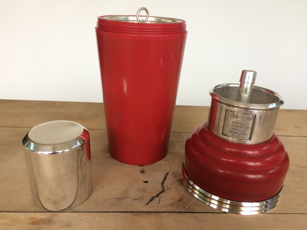 Exceptional The Master Incolor Cocktail Shaker in Red and Chrome View V