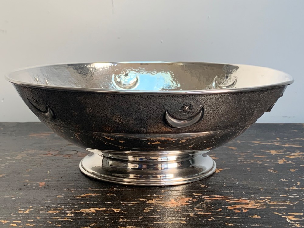 Beautiful 1960s Handmade Solid Silver Fruit Bowl or Centrepiece View IV