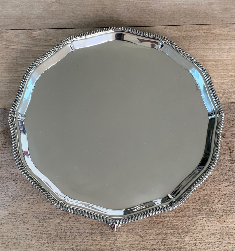 Very Fine Goldsmiths & Silversmiths Solid Silver Salver on Ball and Claw Feet, London, Sheffield, 1945 View VI