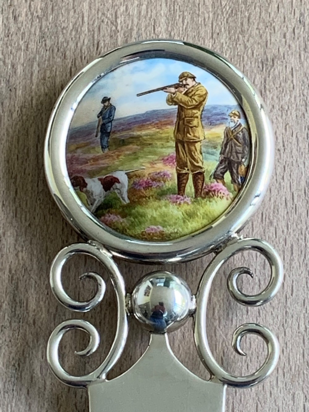 Exceptionally Rare and Unusual Silver and Enamel Hunting or Shooting Interest Letter Opener or Knife by A. Barrett, Piccadilly, London, 1902 View II