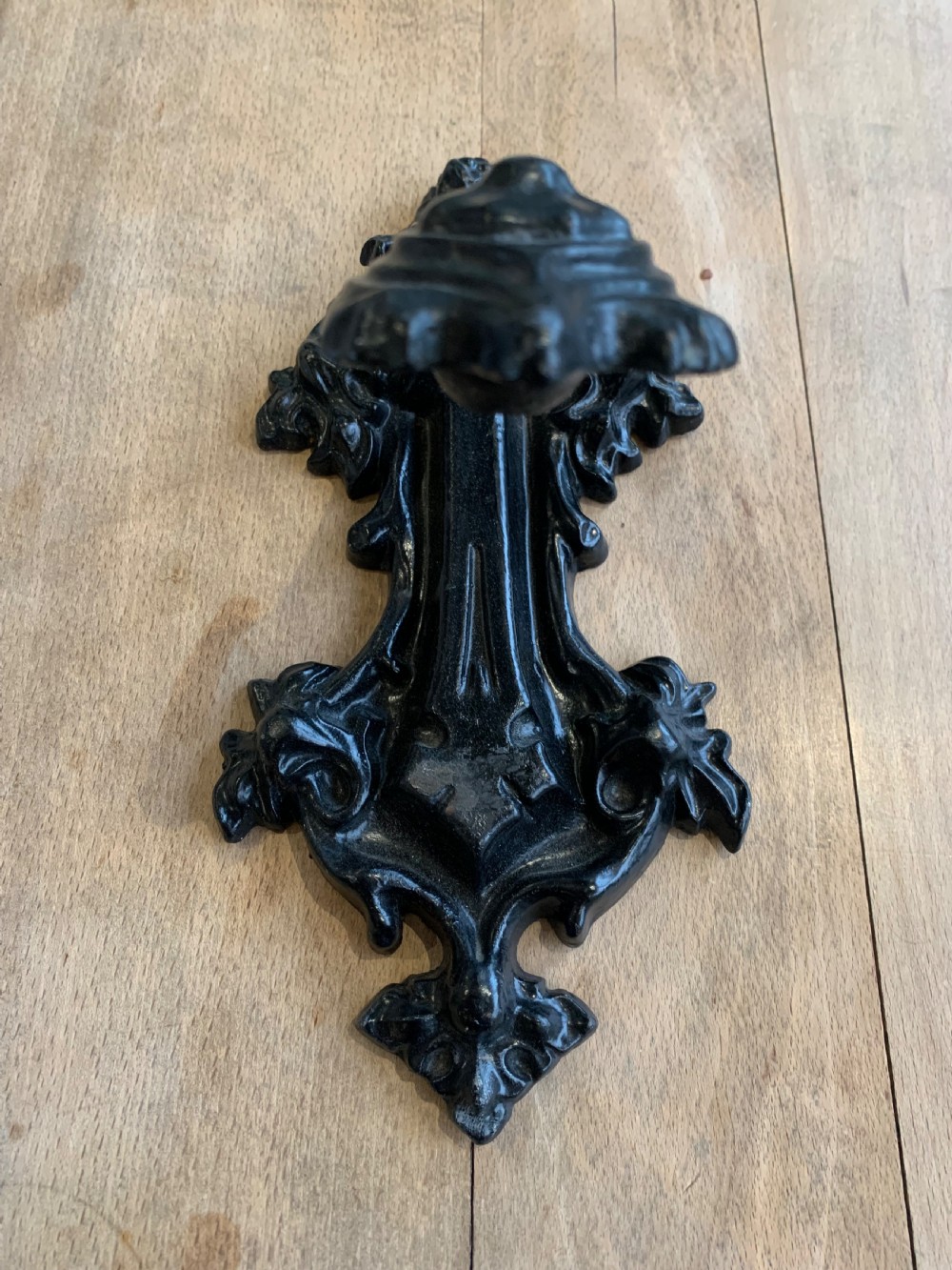 Stylish Victorian Cast Iron Door Knocker by Kenrick, Model No 291 View II