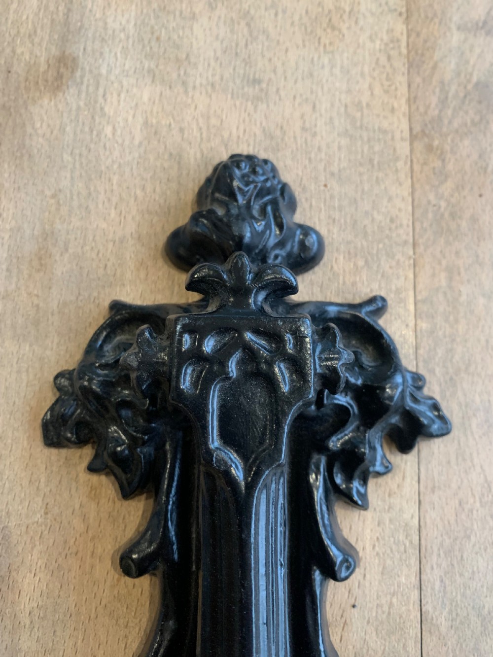 Stylish Victorian Cast Iron Door Knocker by Kenrick, Model No 291 View V