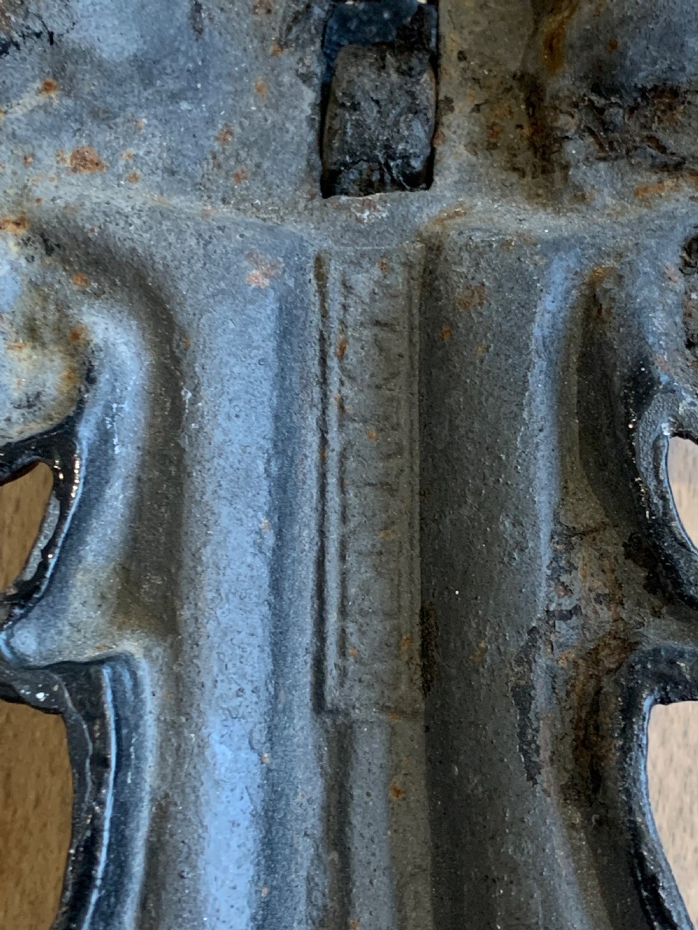 Stylish Victorian Cast Iron Door Knocker by Kenrick, Model No 291 View VIII