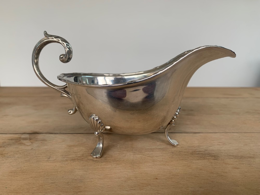 Quality Silver Gravy Boat by Hutton & Sons, London, 1934