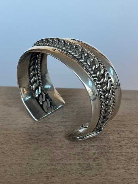 Fine Vintage Egyptian Bedouin Chunky Solid Silver Cuff Bracelet / Bangle