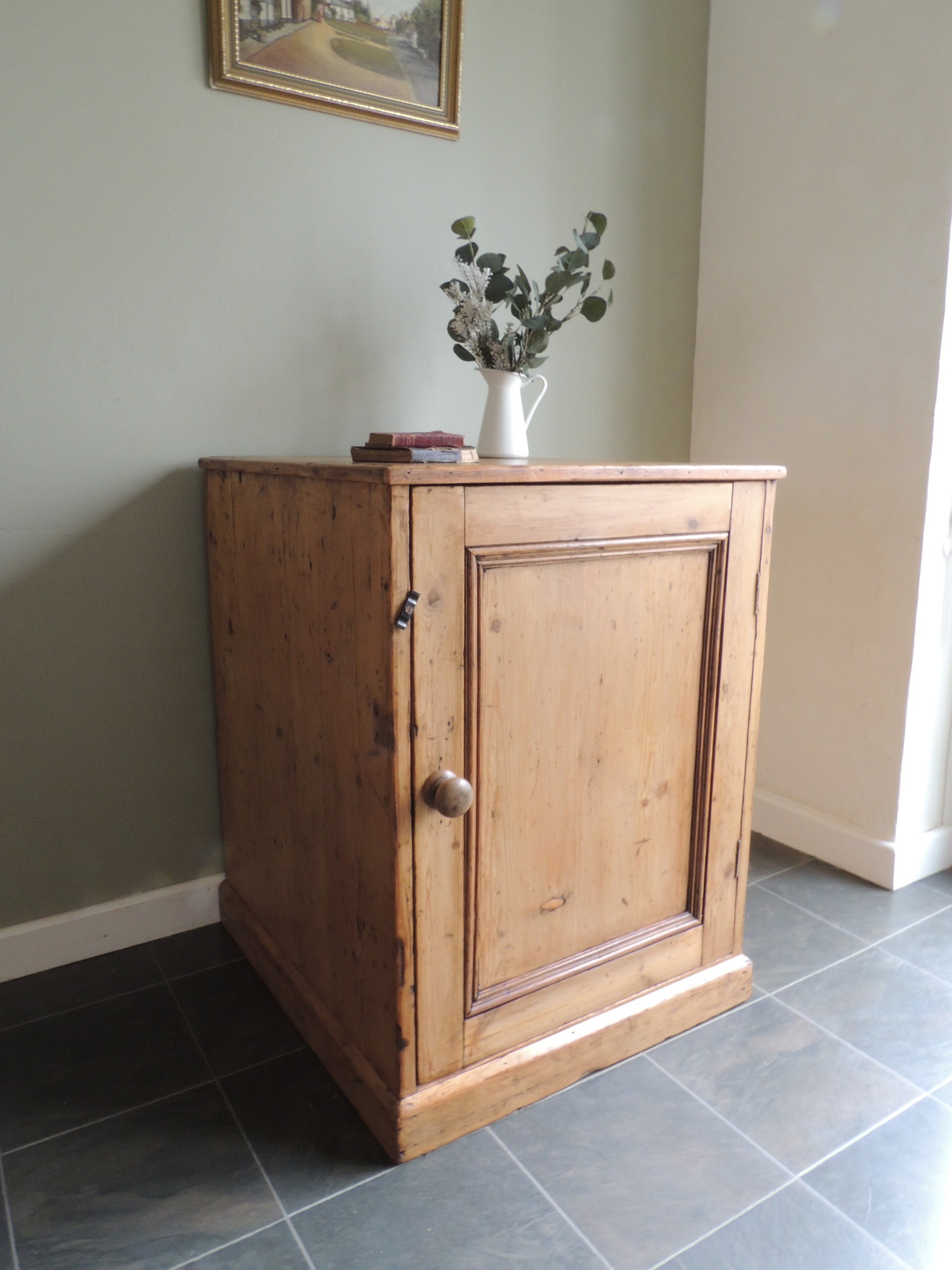 Lovely Large Rustic Pine Victorian Pot Cupboard 677476