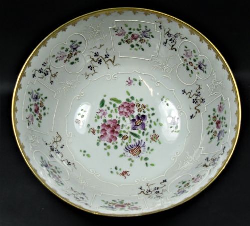 a hard paste porcelain punch bowl with armorial crest samson paris c1880 - CATEGORY: ANTIQUE CERAMICS - DATED 1880