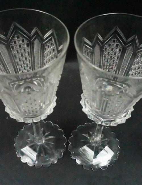 A WONDERFULLY CUT PAIR OF WINE GLASSES ENGLISH C1860 - ADDITIONAL PHOTO 1