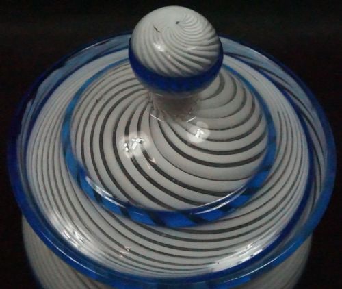A WHITE LATTICINIO GLASS SUGAR BOWL COVER WITH BLUE CANE RIMS BACCARAT FRANCE C1860 - ADDITIONAL PHOTO 1