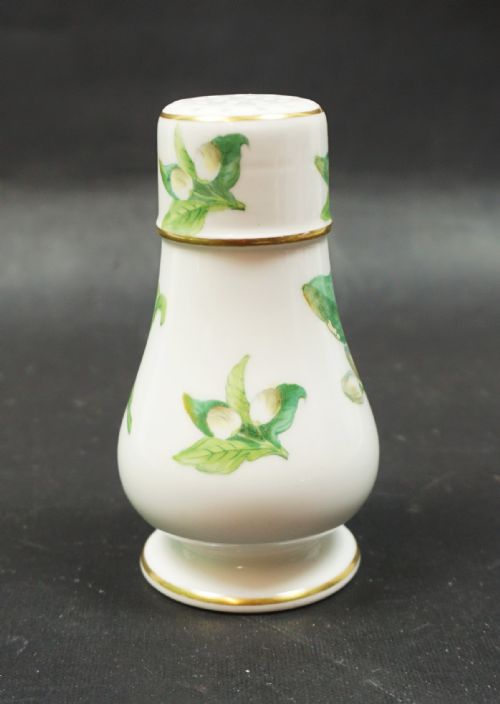 A PEARL WARE POUNCE POT PAINTED WITH LILY OF THE VALLEY ENGLISH C1820 - ADDITIONAL PHOTO 1