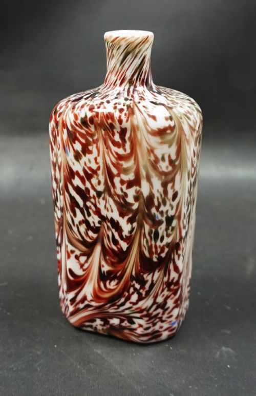 A RECTANGULAR MILK GLASS FLASK WITH SPLATTERED DECORATION SWISS C1750 - ADDITIONAL PHOTO 1