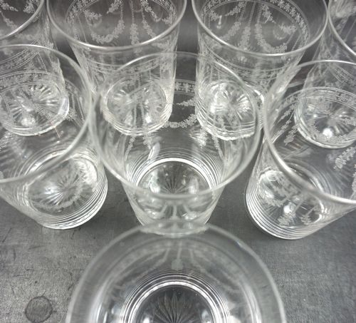 A SET OF EIGHT CRYSTAL GLASS TUMBLERS WITH ACID ETCHED AND CUT DECORATION ENGLISH C1910 - ADDITIONAL PHOTO 1