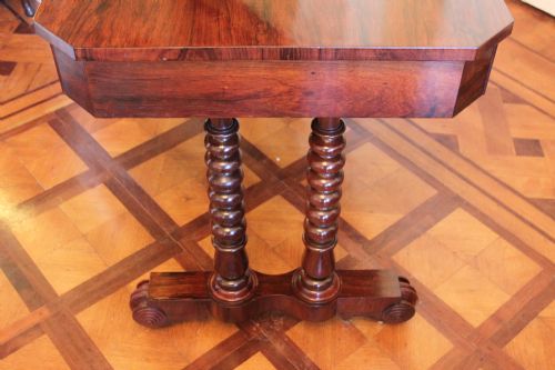 A FINE QUALITY WILLIAM IV PERIOD ROSEWOOD LIBRARY TABLE - ADDITIONAL PHOTO 4