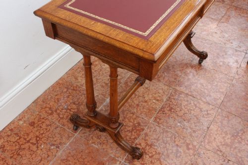 A FINE QUALITY GOLDEN OAK TWODRAWER LIBRARY TABLE BY EDWARDS ROBERTS - ADDITIONAL PHOTO 6