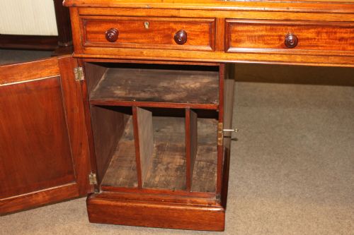 VICTORIAN MAHOGANY PEDESTAL 12 DRAWER PARTNERS DESK - ADDITIONAL PHOTO 6