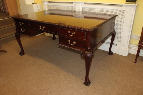 CHIPPENDALE STYLE MAHOGANY PARTNERS DESKLIBRARY TABLE - ADDITIONAL PHOTO 1