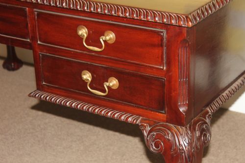 CHIPPENDALE STYLE MAHOGANY PARTNERS DESKLIBRARY TABLE - ADDITIONAL PHOTO 2