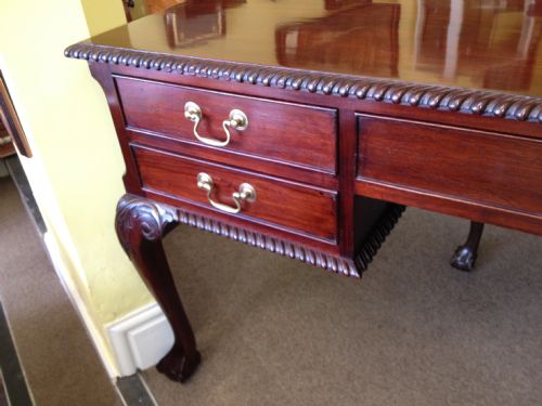 CHIPPENDALE STYLE MAHOGANY PARTNERS DESKLIBRARY TABLE - ADDITIONAL PHOTO 4