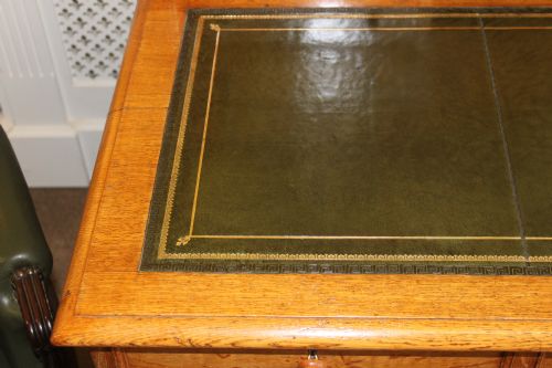 A FINE VICTORIAN OAK PEDESTAL DESK BY JAMES LAMB MANCHESTER - ADDITIONAL PHOTO 9