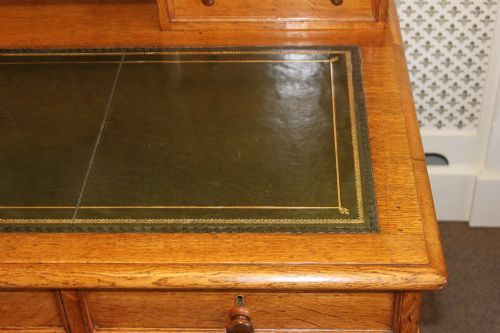 A FINE VICTORIAN OAK PEDESTAL DESK BY JAMES LAMB MANCHESTER - ADDITIONAL PHOTO 8