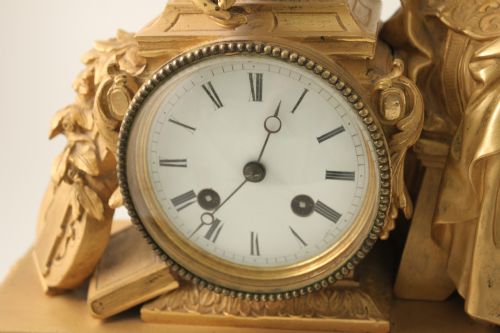 A FINE QUALITY EARLY 19TH CENTURY ORMOLU CLOCK - ADDITIONAL PHOTO 4