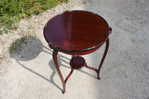 AN EDWARDIAN MAHOGANY OCCASIONAL TABLE - ADDITIONAL PHOTO 1