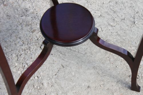 AN EDWARDIAN MAHOGANY OCCASIONAL TABLE - ADDITIONAL PHOTO 3