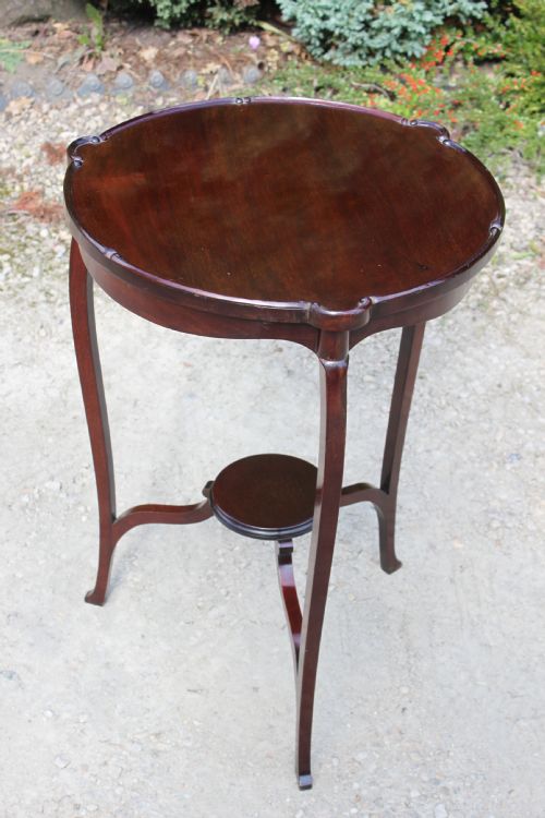 AN EDWARDIAN MAHOGANY OCCASIONAL TABLE - ADDITIONAL PHOTO 4
