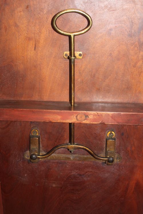 A GEORGE III MAHOGANY BREAKFAST TABLE - ADDITIONAL PHOTO 4