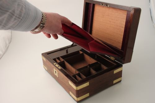 VICTORIAN BRASS BOUND FITTED WRITING BOX - ADDITIONAL PHOTO 5