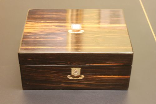 VICTORIAN COROMANDEL AND MOTHER OF PEARL INLAID WRITING SLOPE - ADDITIONAL PHOTO 4