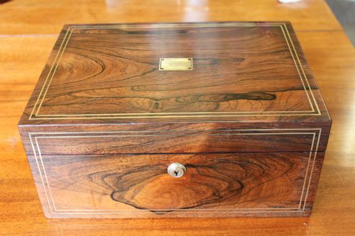 regency period rosewood and brass inlaid lady's vanity case - CATEGORY: ANTIQUE BOXES - DATED 1800