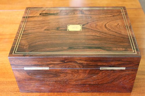 REGENCY PERIOD ROSEWOOD AND BRASS INLAID LADY'S VANITY CASE - ADDITIONAL PHOTO 2