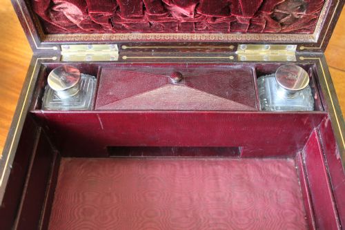 REGENCY PERIOD ROSEWOOD AND BRASS INLAID LADY'S VANITY CASE - ADDITIONAL PHOTO 8