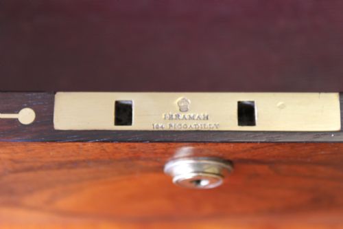 REGENCY PERIOD ROSEWOOD AND BRASS INLAID LADY'S VANITY CASE - ADDITIONAL PHOTO 11
