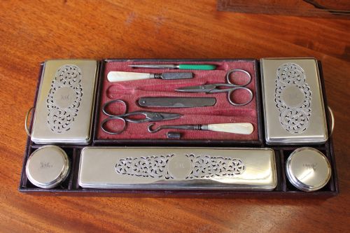 REGENCY PERIOD ROSEWOOD AND BRASS INLAID LADY'S VANITY CASE - ADDITIONAL PHOTO 12