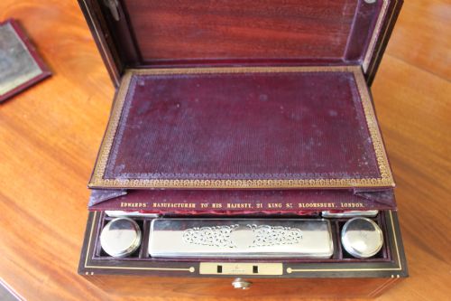REGENCY PERIOD ROSEWOOD AND BRASS INLAID LADY'S VANITY CASE - ADDITIONAL PHOTO 14