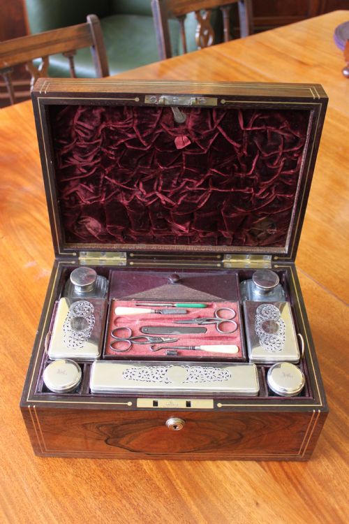 REGENCY PERIOD ROSEWOOD AND BRASS INLAID LADY'S VANITY CASE - ADDITIONAL PHOTO 3