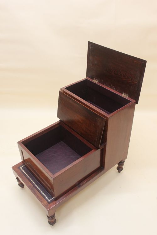 A 19TH CENTURY MAHOGANY THREE STEP COMMODELIBRARY STEPS - ADDITIONAL PHOTO 2