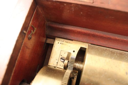 A MUSICAL BOX BY NICOLE FRERE - ADDITIONAL PHOTO 5