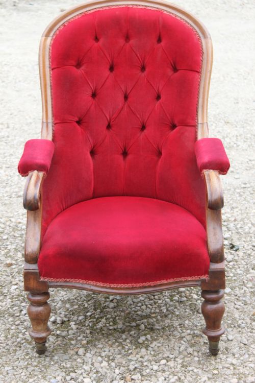 a victorian mahogany armchair - CATEGORY: ANTIQUE CHAIRS - DATED 1870
