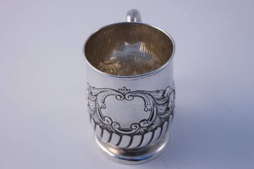 AN EDWARDIAN HALLMARKED SILVER CHRISTENING CUP - ADDITIONAL PHOTO 3