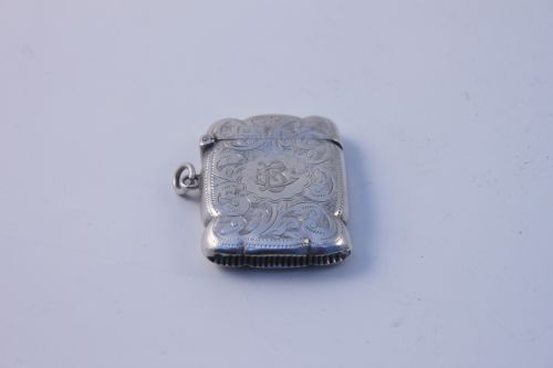 an edwardian hallmarked silver vesta case - CATEGORY: ANTIQUE SILVER - DATED 1900