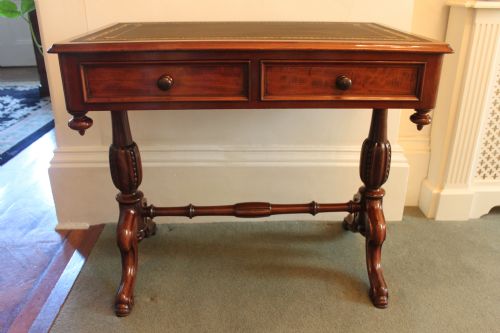 a lovely victorian mahogany writinglibrary table in mahogany - CATEGORY: ANTIQUE DESKS - DATED 1860