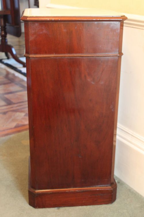 VICTORIAN PERIOD MARBLE TOPPED MAHOGANY BEDSIDE CABINET - ADDITIONAL PHOTO 10